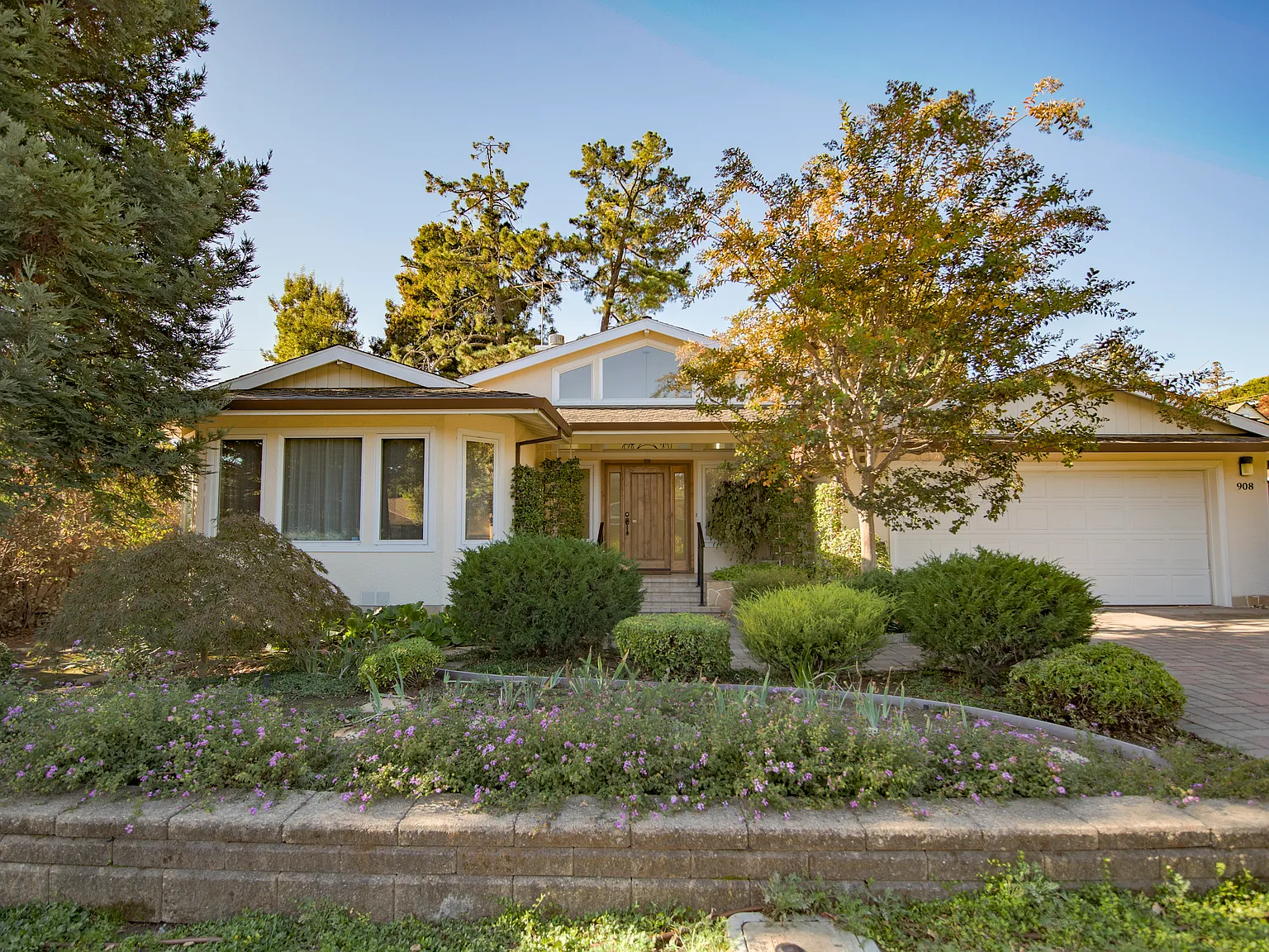 908 Glennan Dr — Photo 4