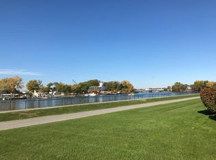 200 Niagara Shore Dr, Tonawanda, NY 14150