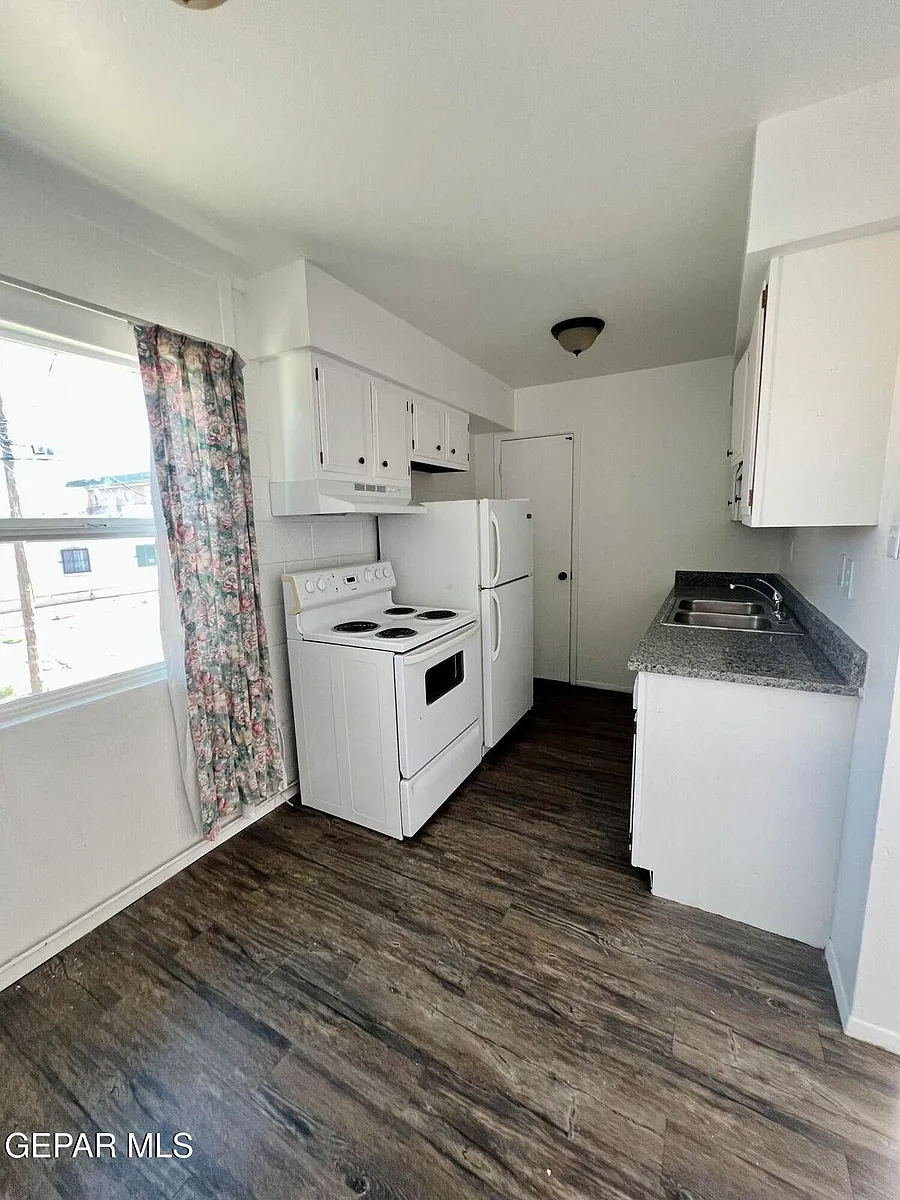 Building Photo - 3422 Keltner Ave #5
