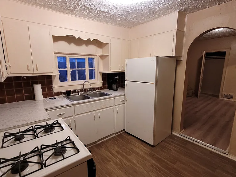 1240 Wilbur Ave #3 — Photo 4