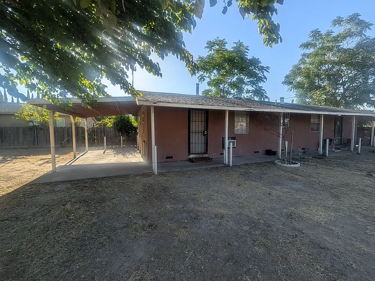 720 Vermont Ave — Photo 1