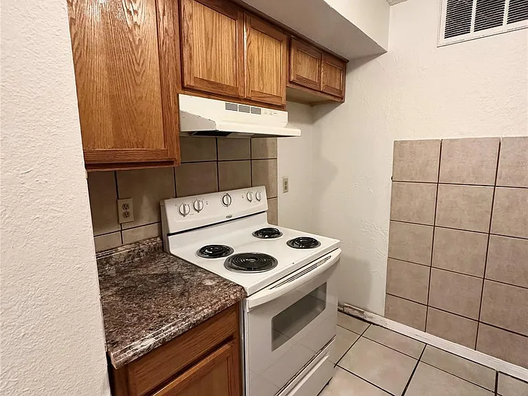 4322 Gillis St #206 — Photo 10