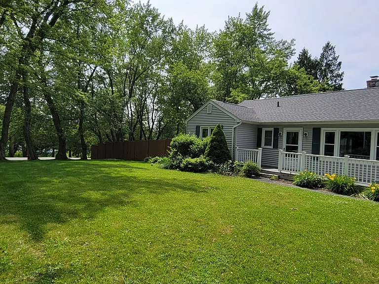 1051 Mill Rd — Photo 6