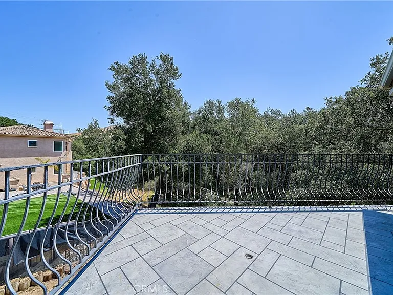 1089 Village Dr — Photo 45
