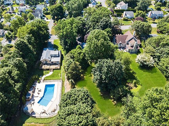5th image of 68 Haviland Ln