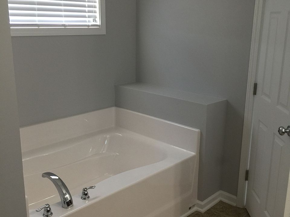 1st image of 853 Highgrove Dr