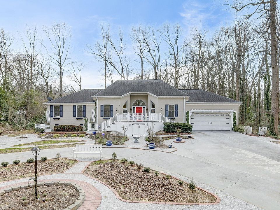 1st image of 9 Fredricksburg Dr