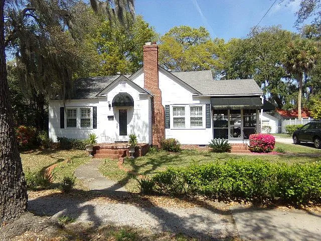 2105 North St — Photo 2