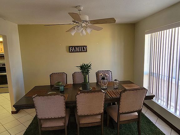 4th image of 15 E Willow Ave