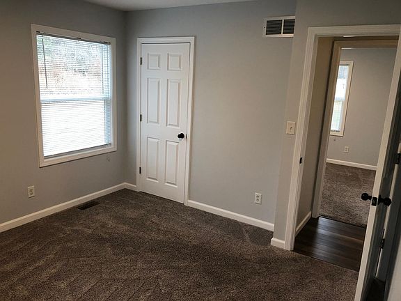 5th image of 3906 Silhavy Rd