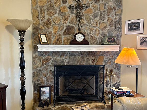 4th image of 157 Grissette St #G