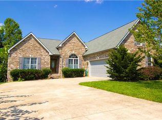 205 Lakewood Cir, Smithville, TN 37166