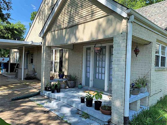 3rd image of 502 E Dewey St
