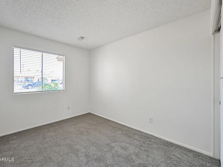 1252 E El Parque Dr — Photo 16