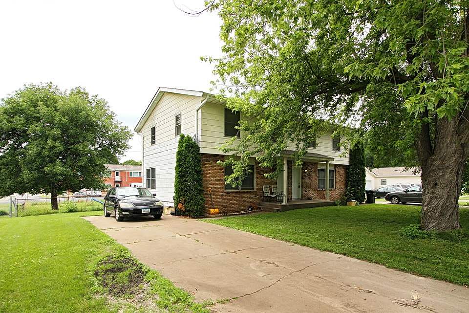 2nd image of 716-716.5 19th Ave