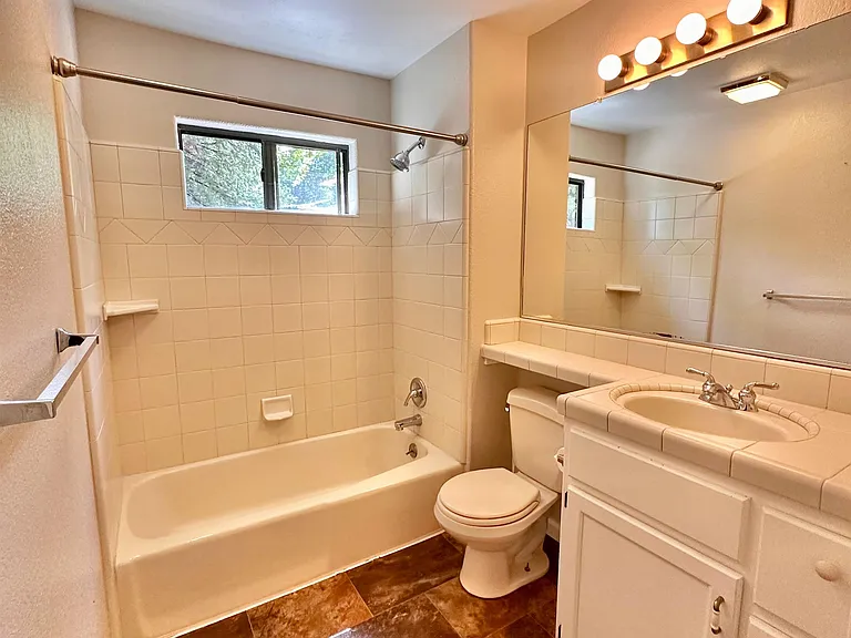 10529 Boulder St — Photo 17