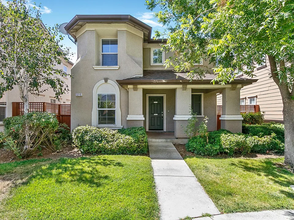 3215 Puffin Cir
