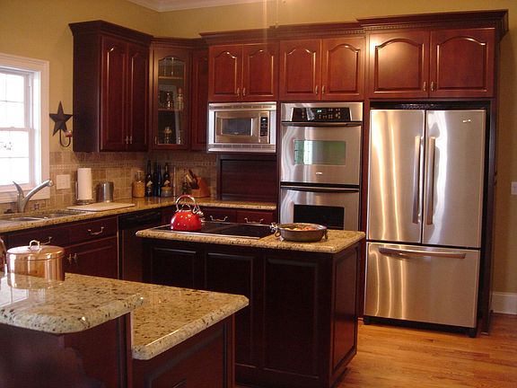 Gorgeous Kitchen with Granite Counters, and Stainless Double Oven/Microwave