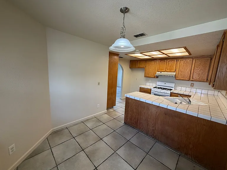 9201 Norseman Ct — Photo 10