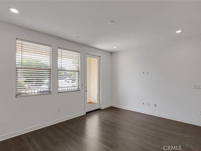 77 Jensen Ct — Photo 9