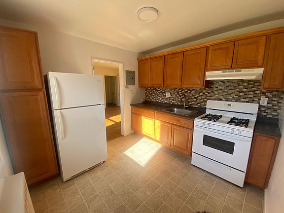4th image of 5 Millers Ln #25A