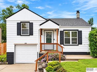 2516 Sharon Dr, Omaha, NE 68112
