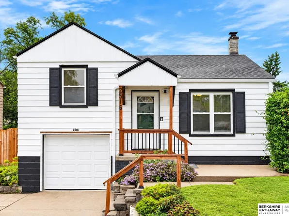 2516 Sharon Dr, Omaha, NE 68112