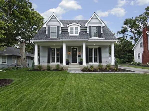 619 Gardner St E, Wayzata, MN 55391