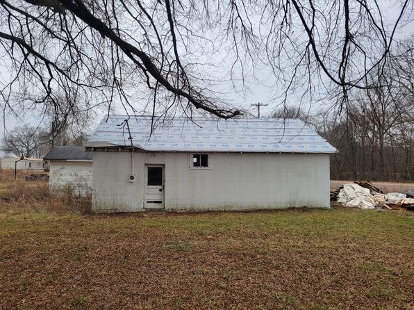 499 Camp Tyson Rd, Paris, TN 38242
