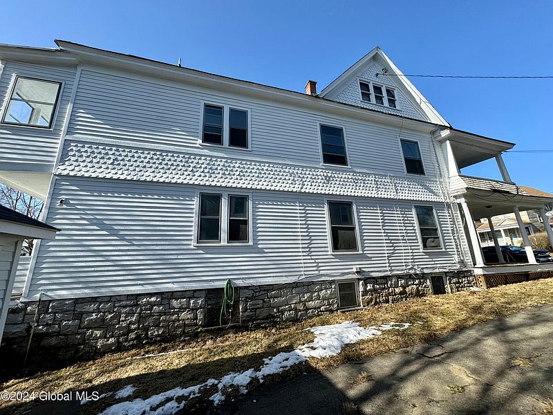 3rd image of 8 McClellan Avenue