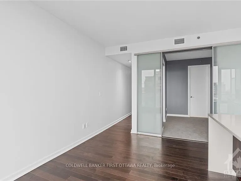 300 Lisgar St #907 — Photo 14