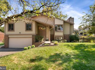 402 Fellini Ct SE, Vienna, VA 22180