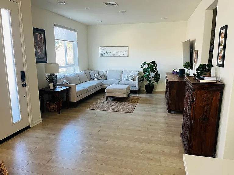 1052 Kendale Way — Photo 3