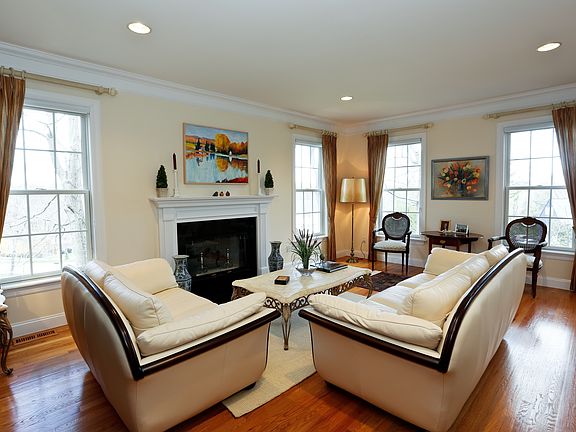 4th image of 45 Heritage Dr