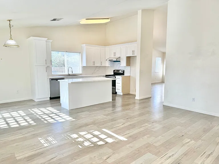 3960 Regatta Dr — Photo 16