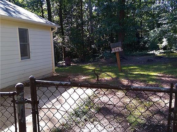 4th image of 5161 Central Dr