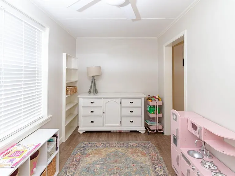 4607 Pine St — Photo 18
