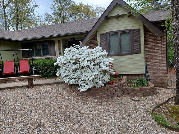 3rd image of 27 Lockerbie Dr