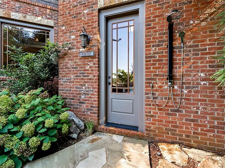 6407 Grand Marina Cir — Photo 113