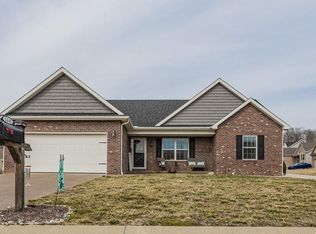 1401 Breezy Creek Dr, Evansville, IN 47720