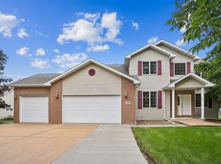 1920 Falcon Rdg, Waterloo, IA 50701