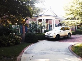 230 Holiday Rd, Lexington, KY 40502