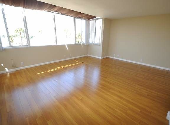 5th image of 11923 Laurelwood Dr APT 08