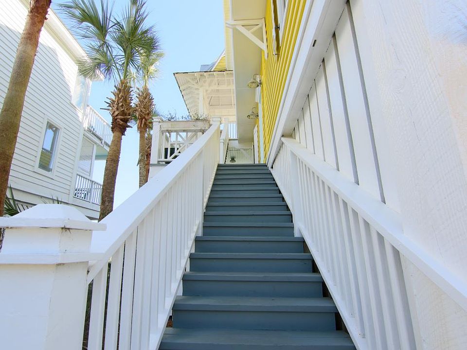 1st image of 126 Charleston Blvd