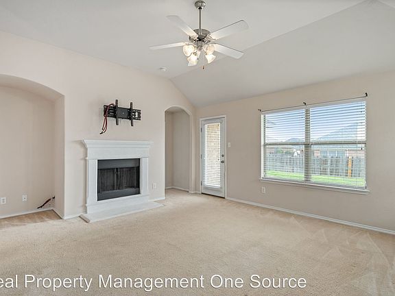 5th image of 939 Mazatlan Dr
