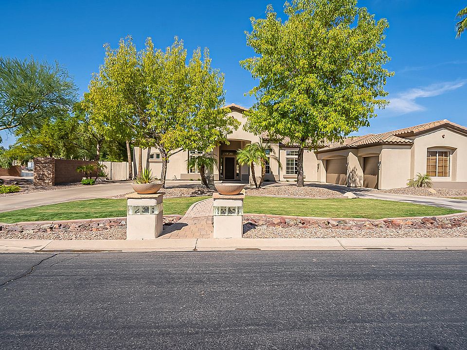 1st image of 330 E Canyon Creek Dr