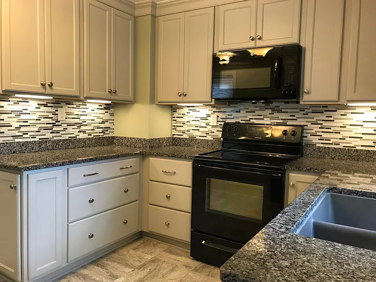 613 Japan St — Photo 3