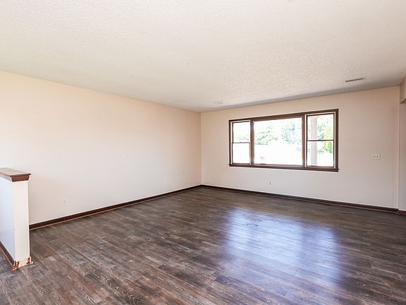 5th image of 360 Dolly Dr