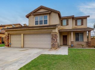 7042 College Park Dr, Eastvale, CA 92880