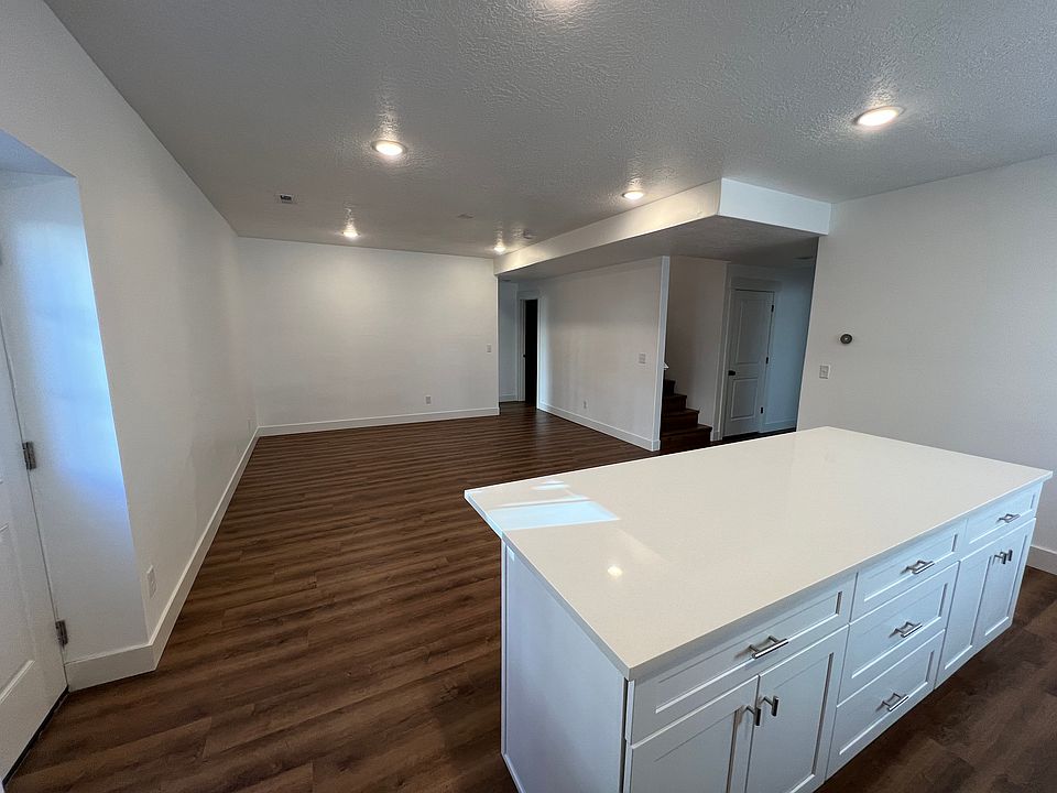 Kitchen/Living Area